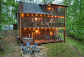 FUNtastic CABIN with Game room & Hot tub & Firepit